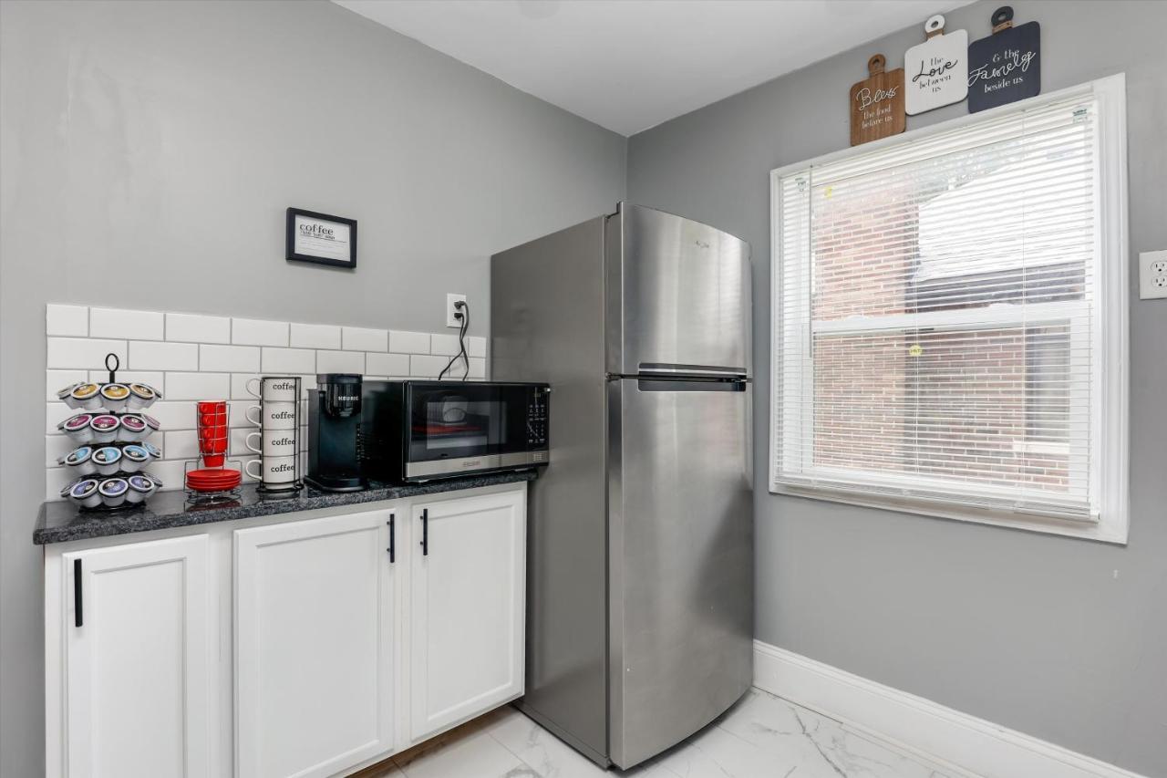 Modern & Cozy East Side Gem ~ Queen Beds ~ Parking 底特律 外观 照片